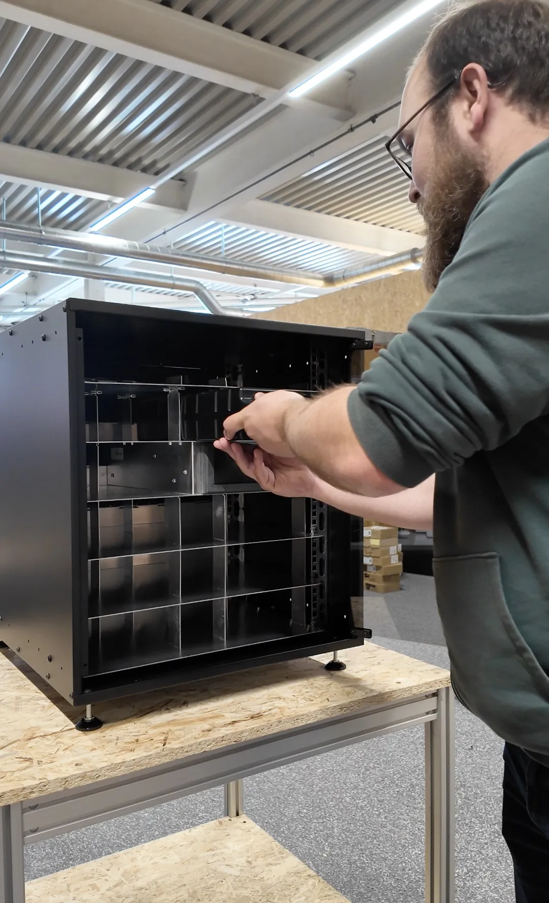 Assembly of an Evolium battery in the Valais laboratory